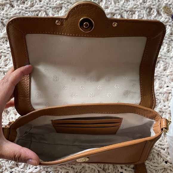 Authentic Tory Burch Amanda mini crossbody - Picture 4 of 5